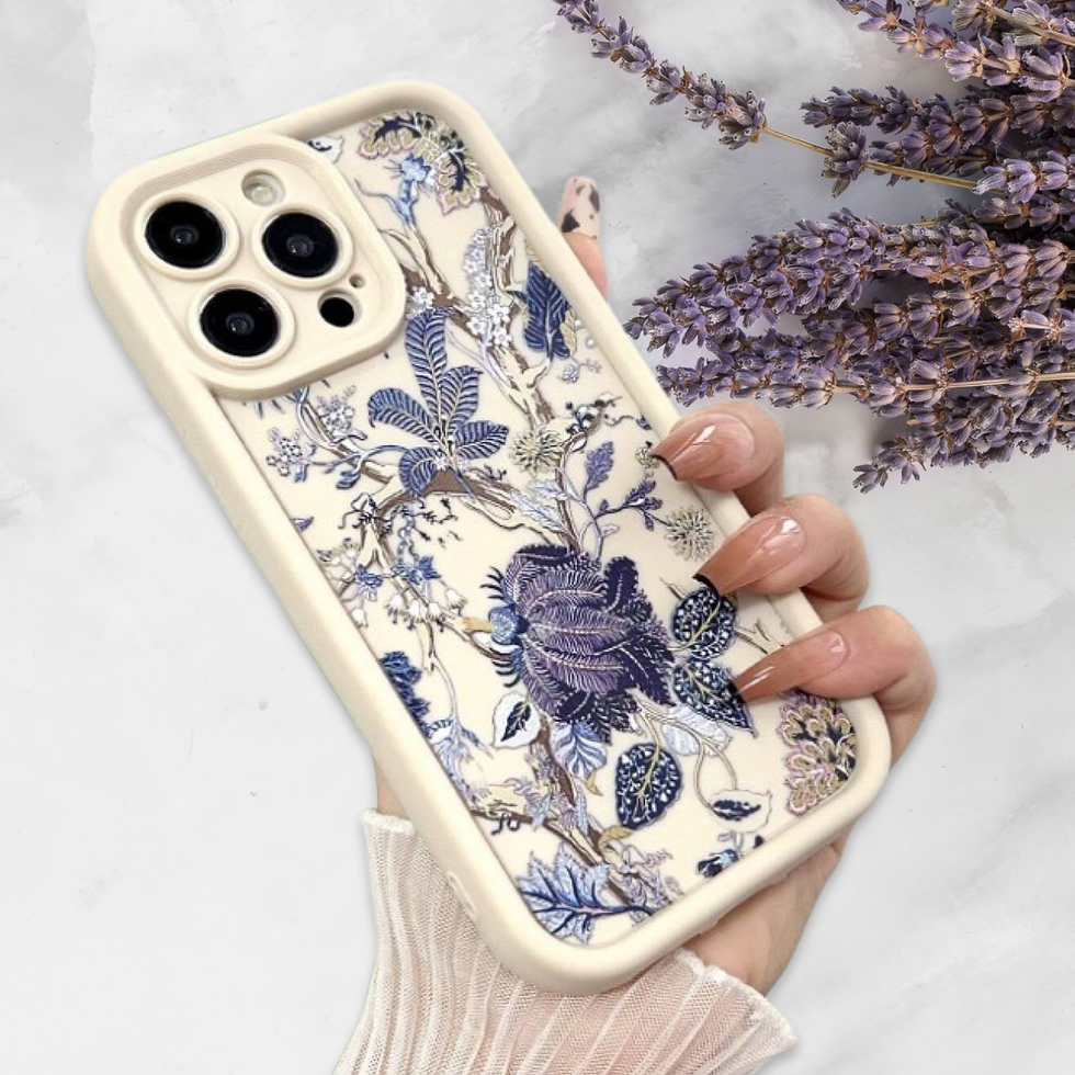 Miniaturbild: iPhone 15 weiss mit violetter Blume