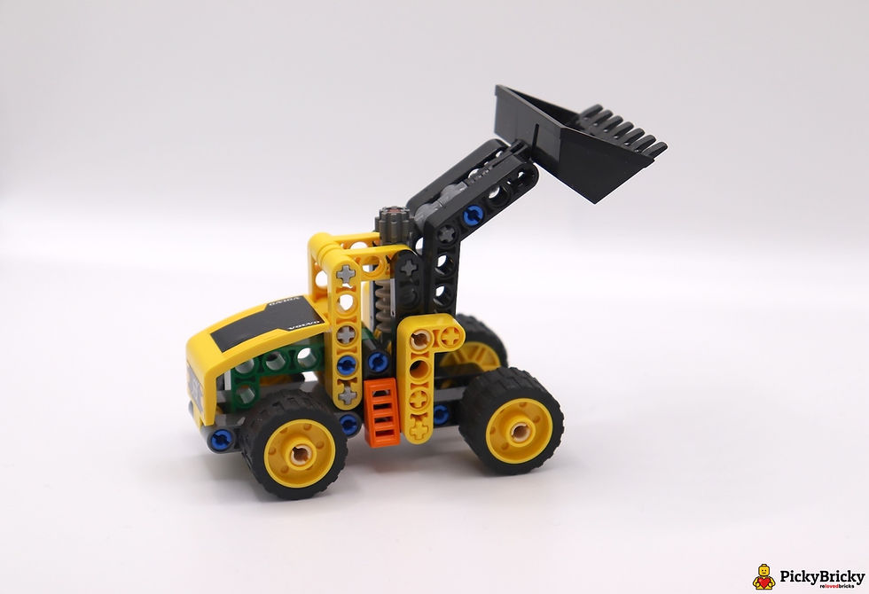 EGO 30433 Technic Volvo Radlader. Kompaktes Modell mit funktionsfähiger Schaufel in typischem Gelb und Schwarz