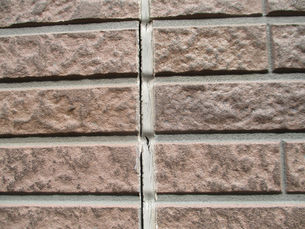 サイディング目地の劣化が原因で起きる様々なトラブル　平塚市塗装