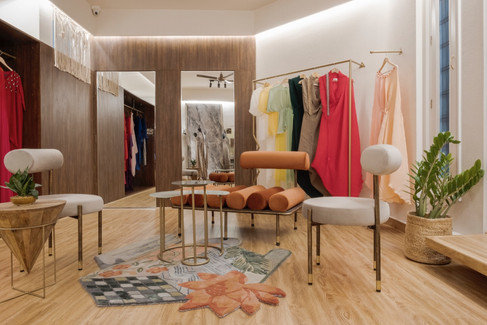 #retailspace #retailinterior #insporetail #instagram #instadaily #picturetrend #picoftheday #beforeafter #studioaarushibafna #designdetails #whitedoor #rugdesign #rugs #furniture #furnituredesign #mumbaiboutique #jaipirarchitects #jaipurinterior #mumbaiinteriors