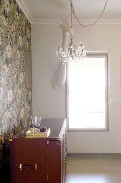 giraffe light, hanging chandelier, entrance lobby, holiday home interiors