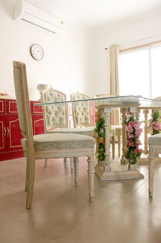 dining table ideas, floral installation, dining decor