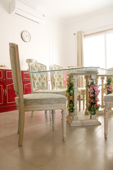 dining table ideas, floral installation, dining decor