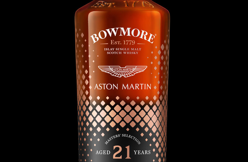 09-Bowmore Aston Martin 21 Masters SelectionBottle Only On BlackGTUKRD5RGB300.jpg