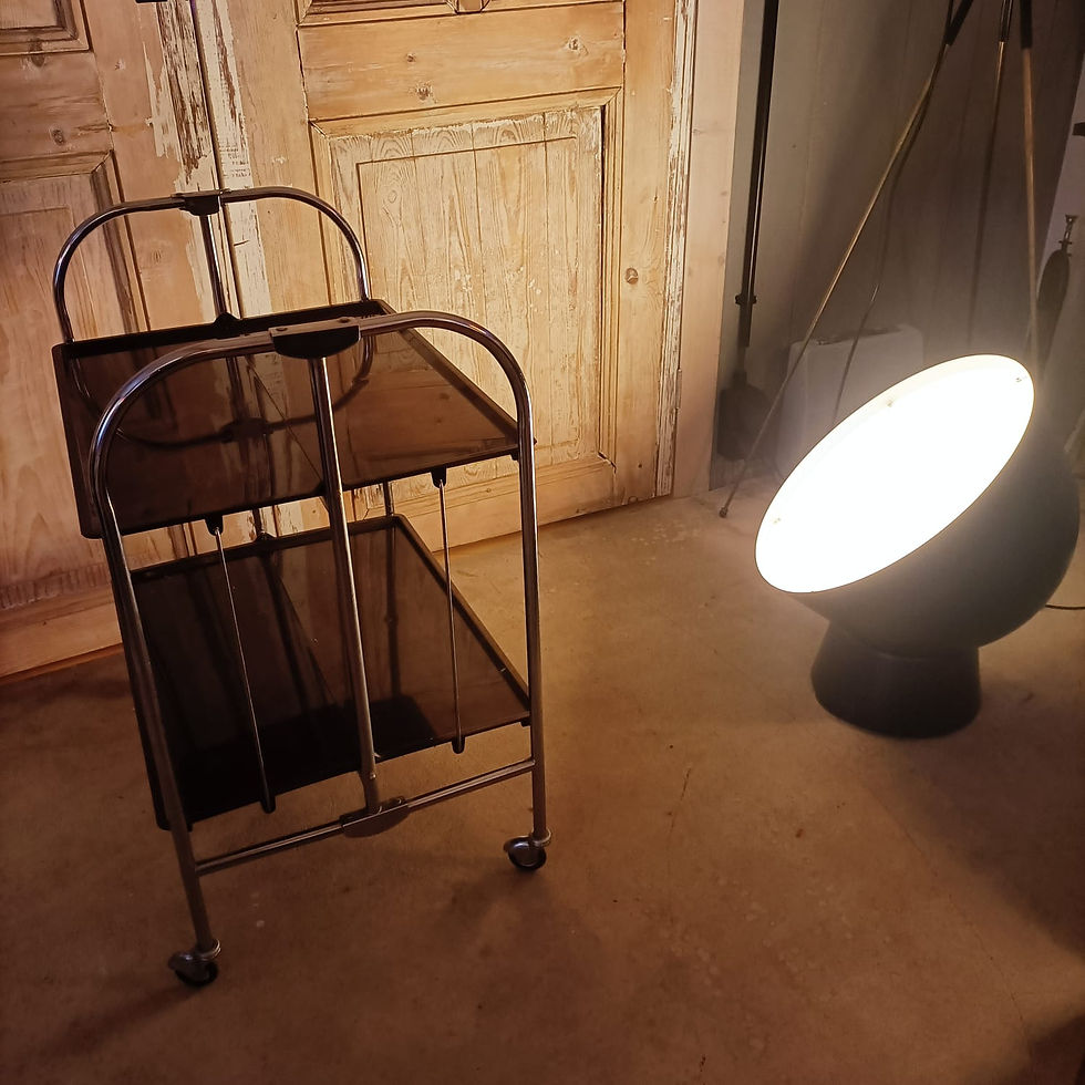 Foldable table 7