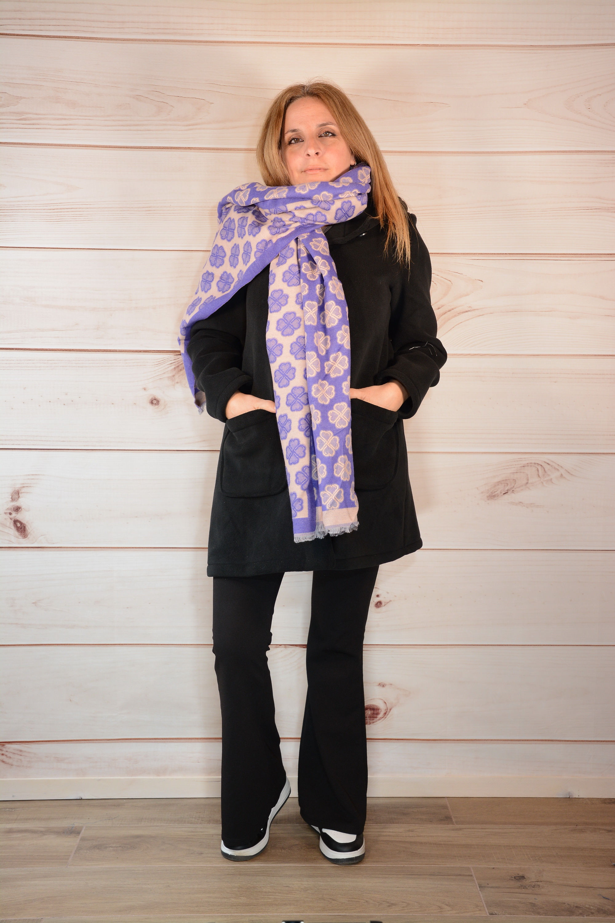 Sciarpona con quadrifogli viola