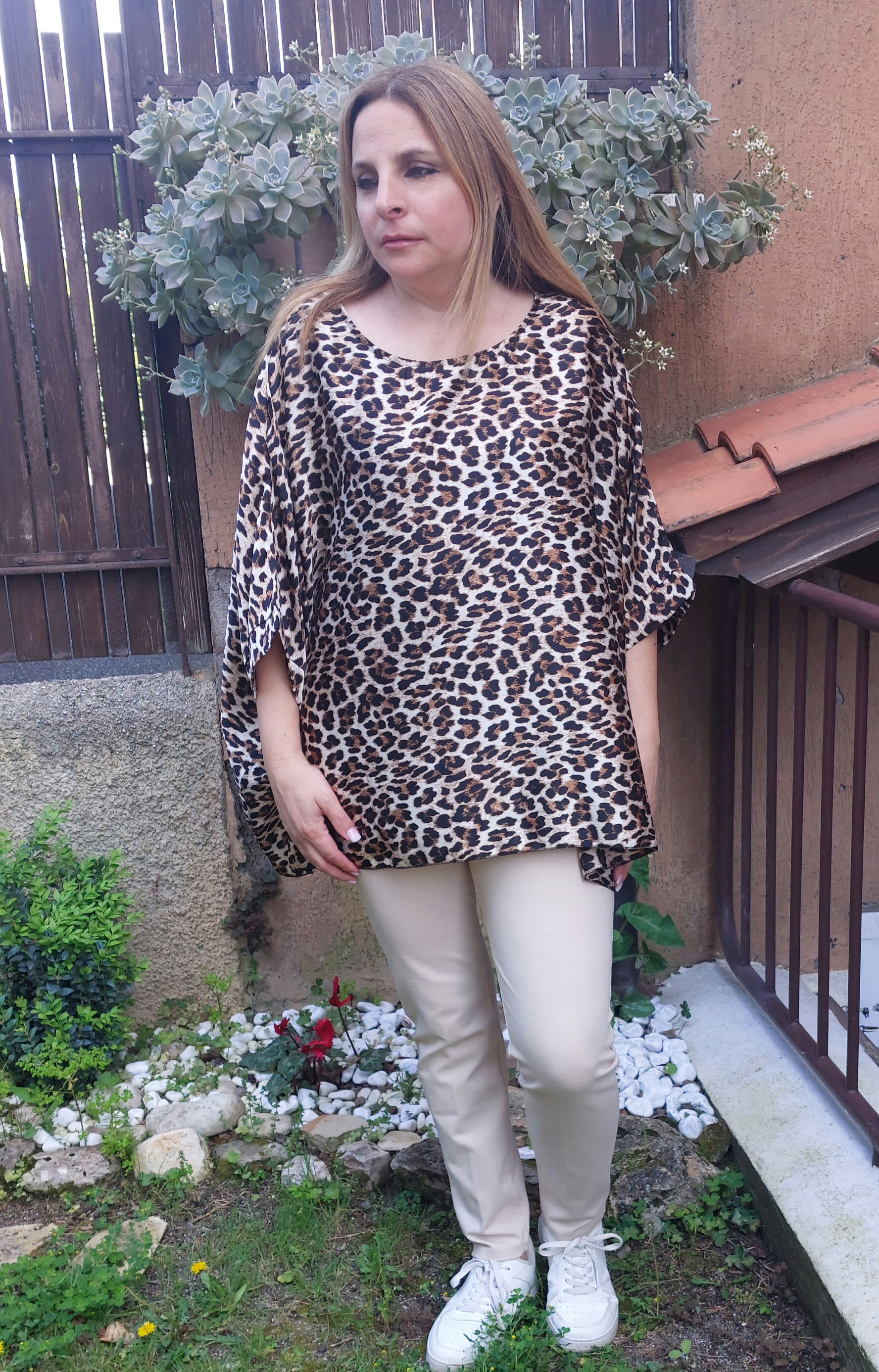 Casacca leopardata in tessuto effetto raso