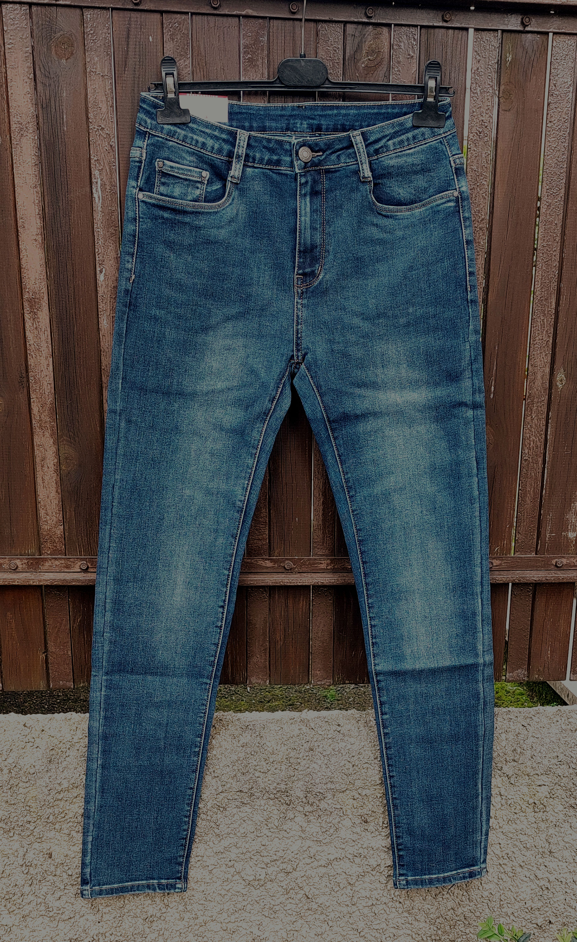 Jeans blu scuri con zip