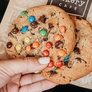 Let's Bake : M&M Chocolate Chip Cookies