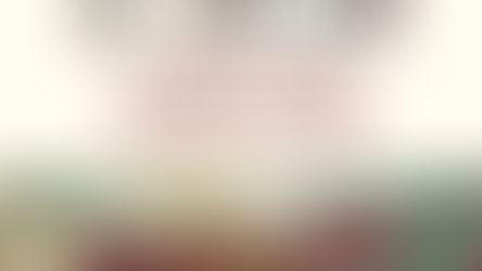 Triển lãm "Hoa Trong Thành" của Lê Võ Tuyển - nơi hội tụ sắc màu hoa quý cung đình