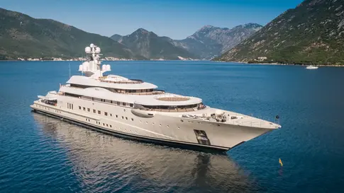 Đã có thể mua lại siêu du thuyền 115m Lürssen Pelorus từ SuperYachtsMonaco