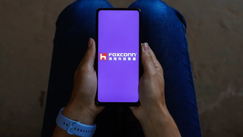 Thấy gì từ vụ đầu tư thất bại của Foxxcon vào ngành bán dẫn tại Ấn Độ?