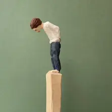 GEBEUGTER MANN sculpture by Katharina Haebler