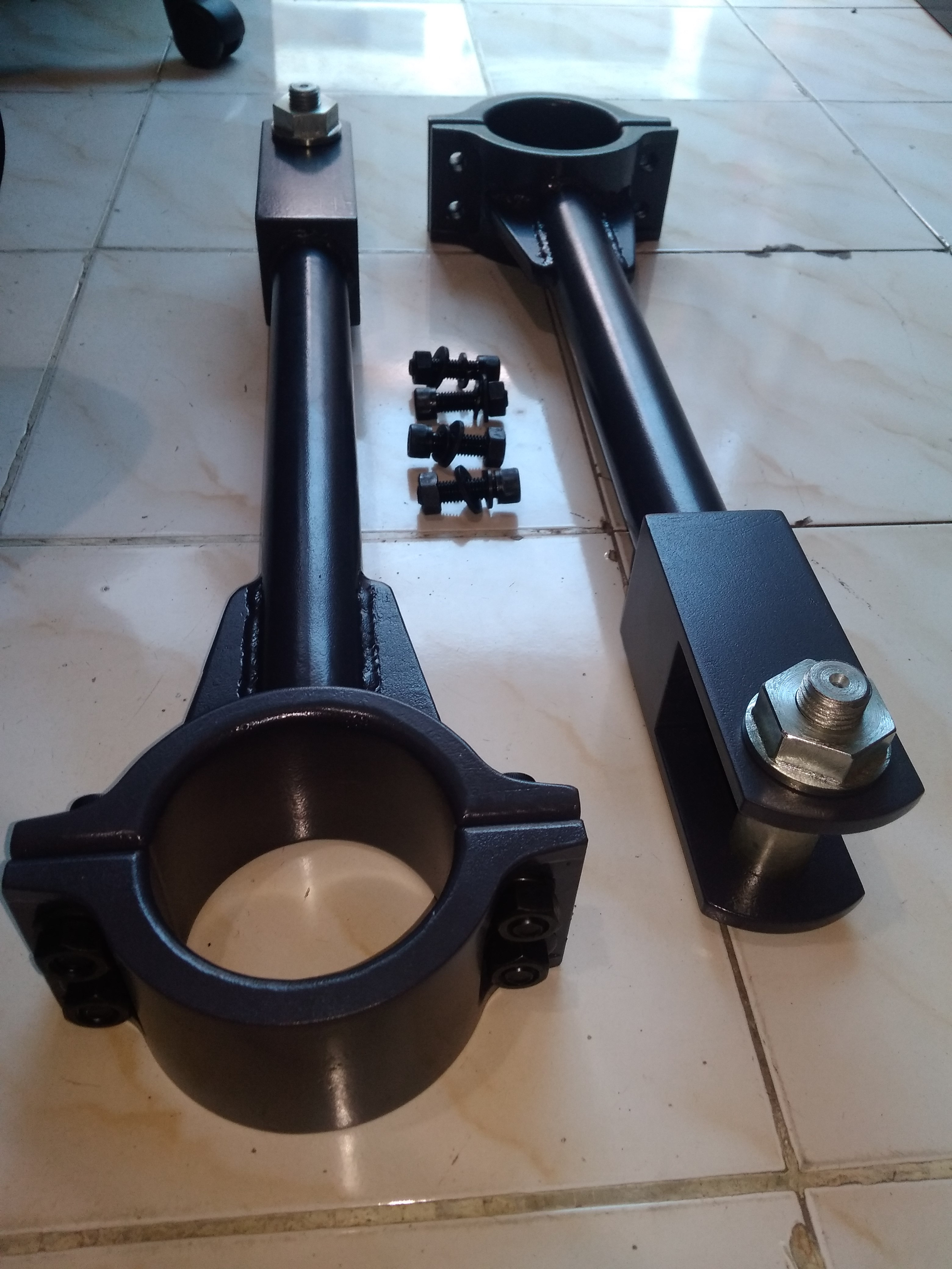 THRUST ROD