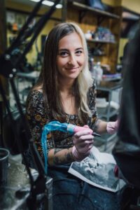 tatuaj artistic realizat de Georgiana Stoian