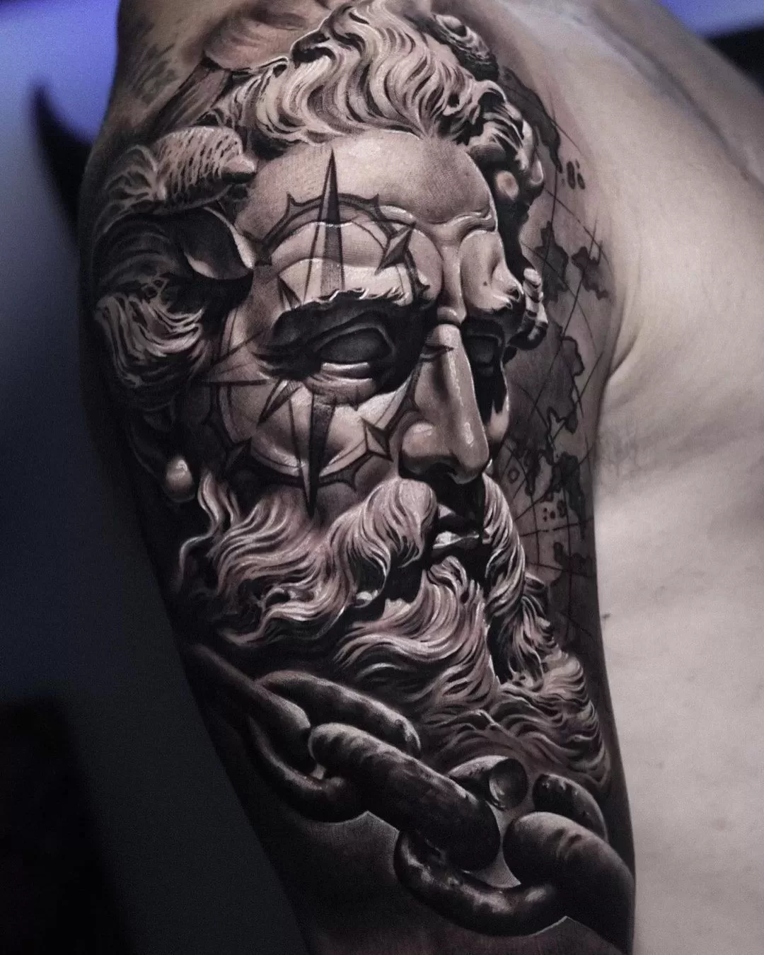 Tatuaj zeus tat-too.tv