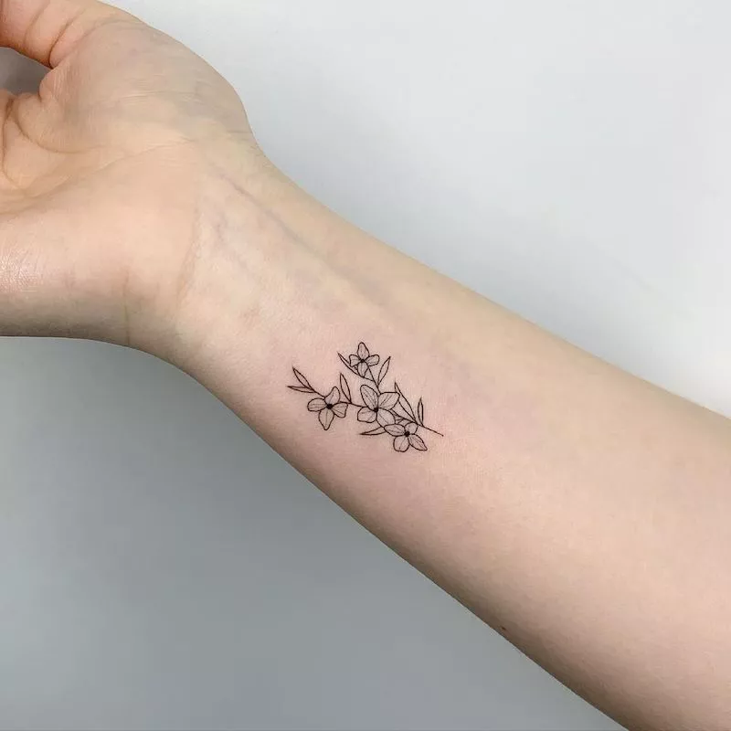 Petit tatouage poignet femme tat-too.tv