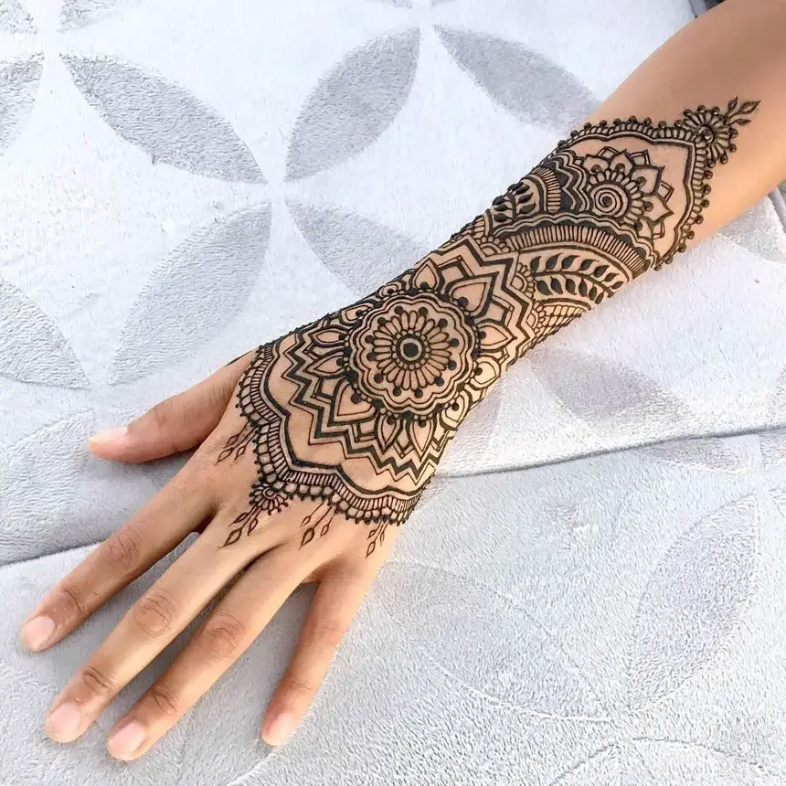 Tatouages au henné tat-too.tv