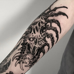 Tatuaje Blackwork tat-too.tv