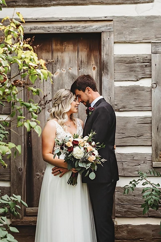 Amanda & Co, Wedding Elopement, Engagement and Couples photographer, Niagara, ON