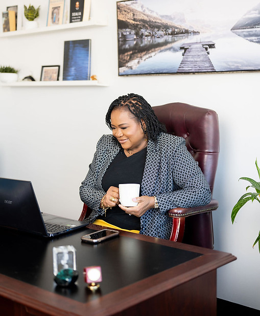 Foluke Ololade, Family Lawyer, Burlington, ON