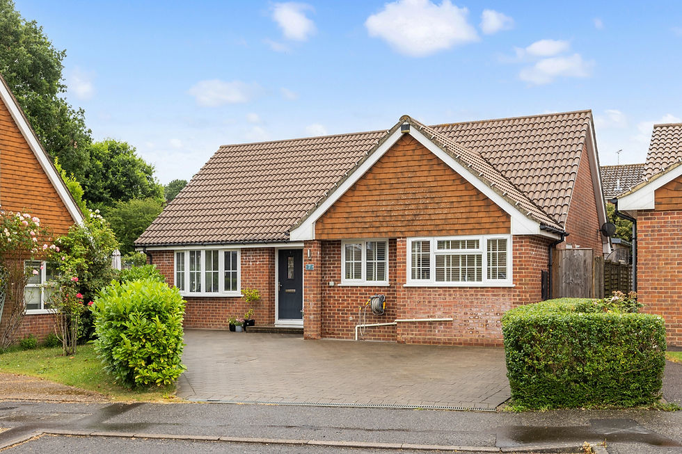 🆕New to the Market ✨Property Spotlight: Modern Elegance Meets Bungalow Charm at Folders Close, Burgess Hill