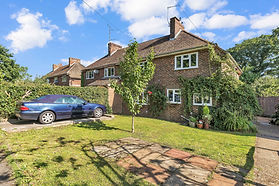 An extended 4 bedroom semi-detached property with character features and over 100” rear garden. South View is located on the edge of Ditchling, a semi-rural cul-de-sac of just 18 properties with far reaching views of the South Downs and walking distance to stunning countryside.