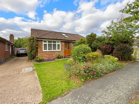 🆕Price Reduction✨Attractive Semi-Detached Chalet Home with Four Bedrooms and Garden Near Village Centre