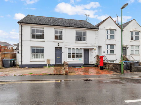 ✨Available Again✨Exploring a Unique Three Bedroom Maisonette in the Heart of Keymer Village