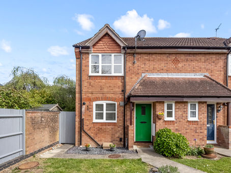 🆕New Listing✨Beautifully Presented Three-Bedroom Semi-Detached Home in Desirable Hammonds Ridge Location