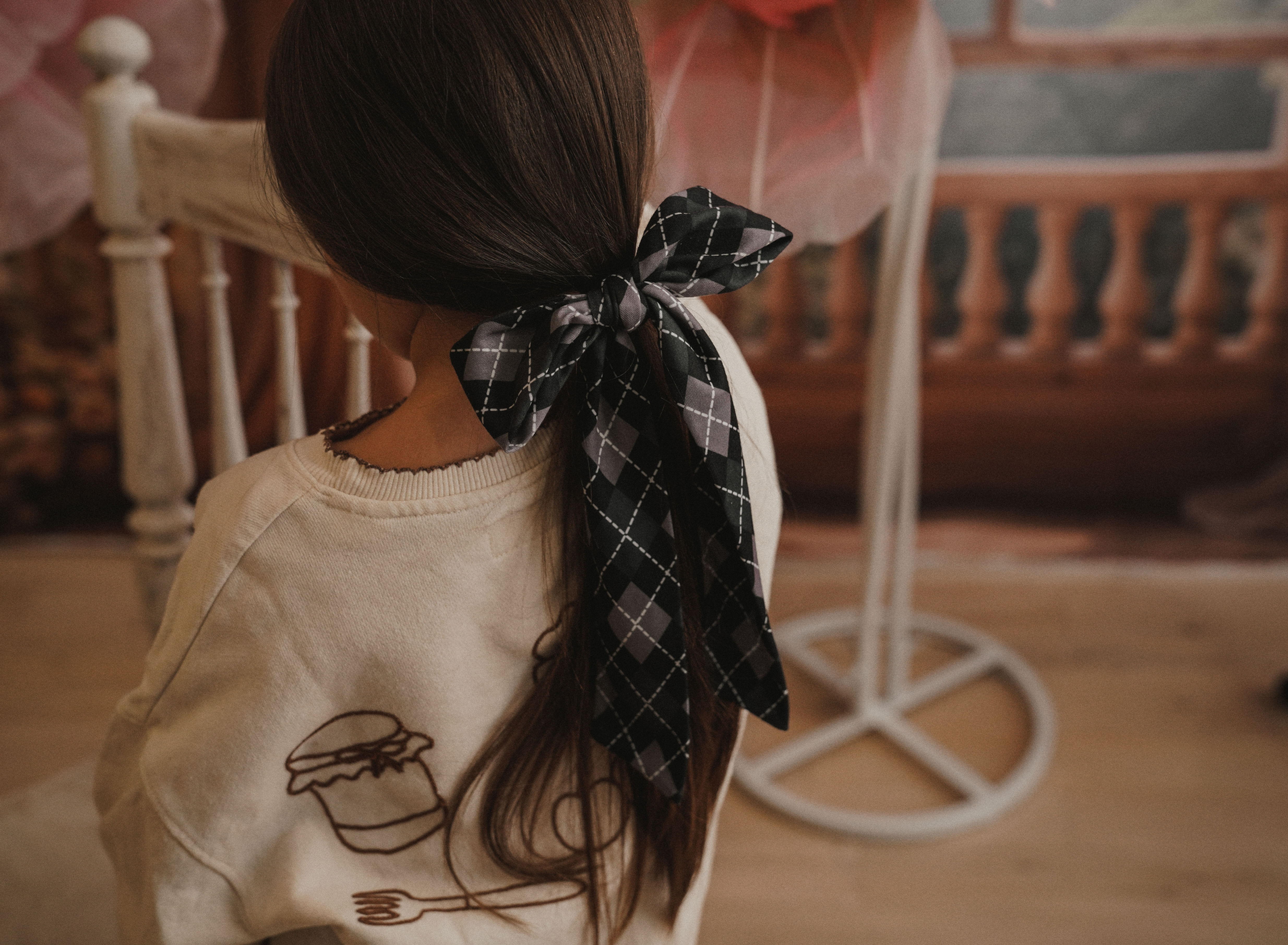 Argyle Ribbon Sewn Onto Pony Holder (Gray)