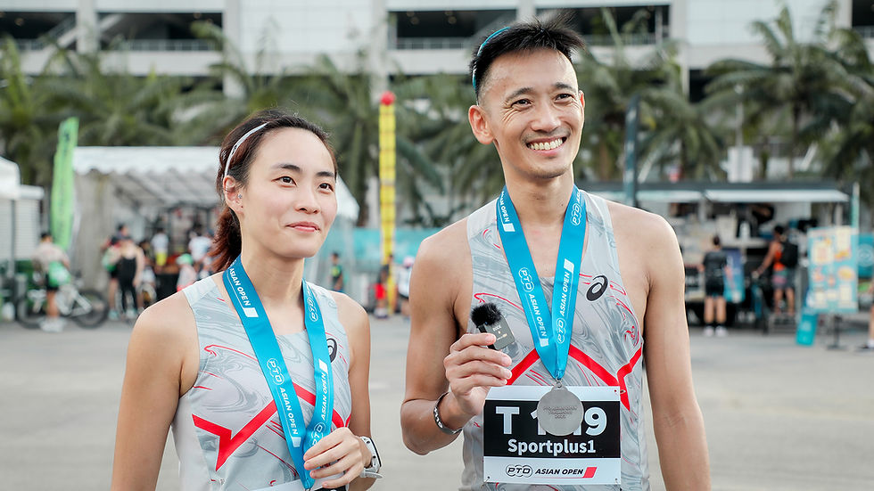 Team Singapore athletes Serena Teoh (left) and Melvin Wong represented SportPlus as part of 3 relay teams at PTO Asian Open 2023. PHOTO: HANIDA HUSSIEN, SPORTPLUS.SG