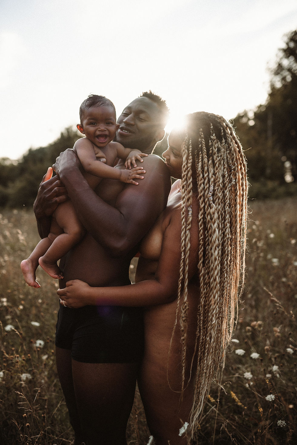 Une séance photo famille en peau à peau