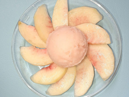 今が旬の桃アイス