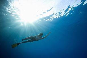 El buceo con esnórquel mujer