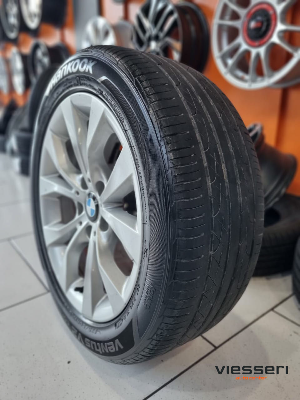 Miniatura: Jogo de rodas e pneus usados - Original BMW X1 - aro 17 + Pneus Hankook e Minerv