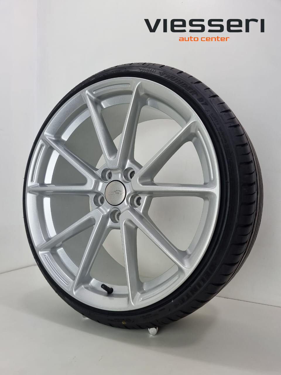 Miniatura: Jogo de rodas e pneus usados - B.A.R 1905 - Discovery - aro 19 + Pneus Delinte