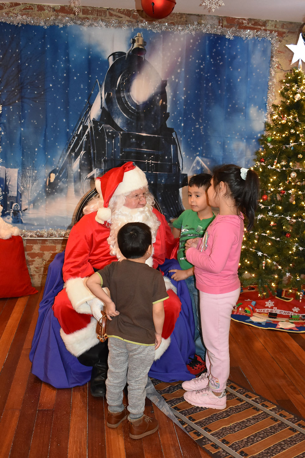 HUNE Holiday Event / Evento festivo de HUNE 2022