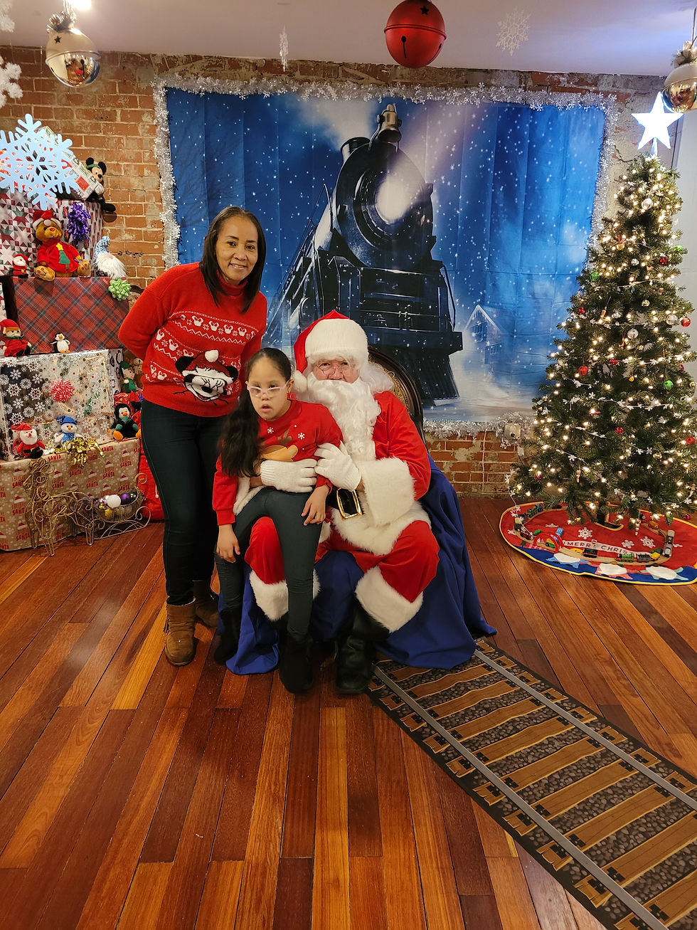 HUNE Holiday Event / Evento festivo de HUNE 2022