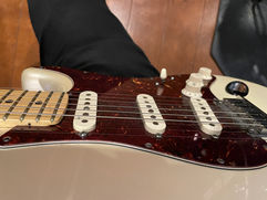 Tips on how to start playing the guitar from the very beginning!