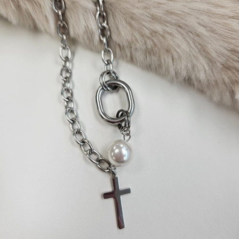 Silver Necklace with Pearl and Cross Pendant