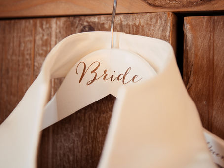 THE IMPORTANCE OF YOUR DRESS HANGER | DOCUMENTARY WEDDING PHOTOGRAPHER