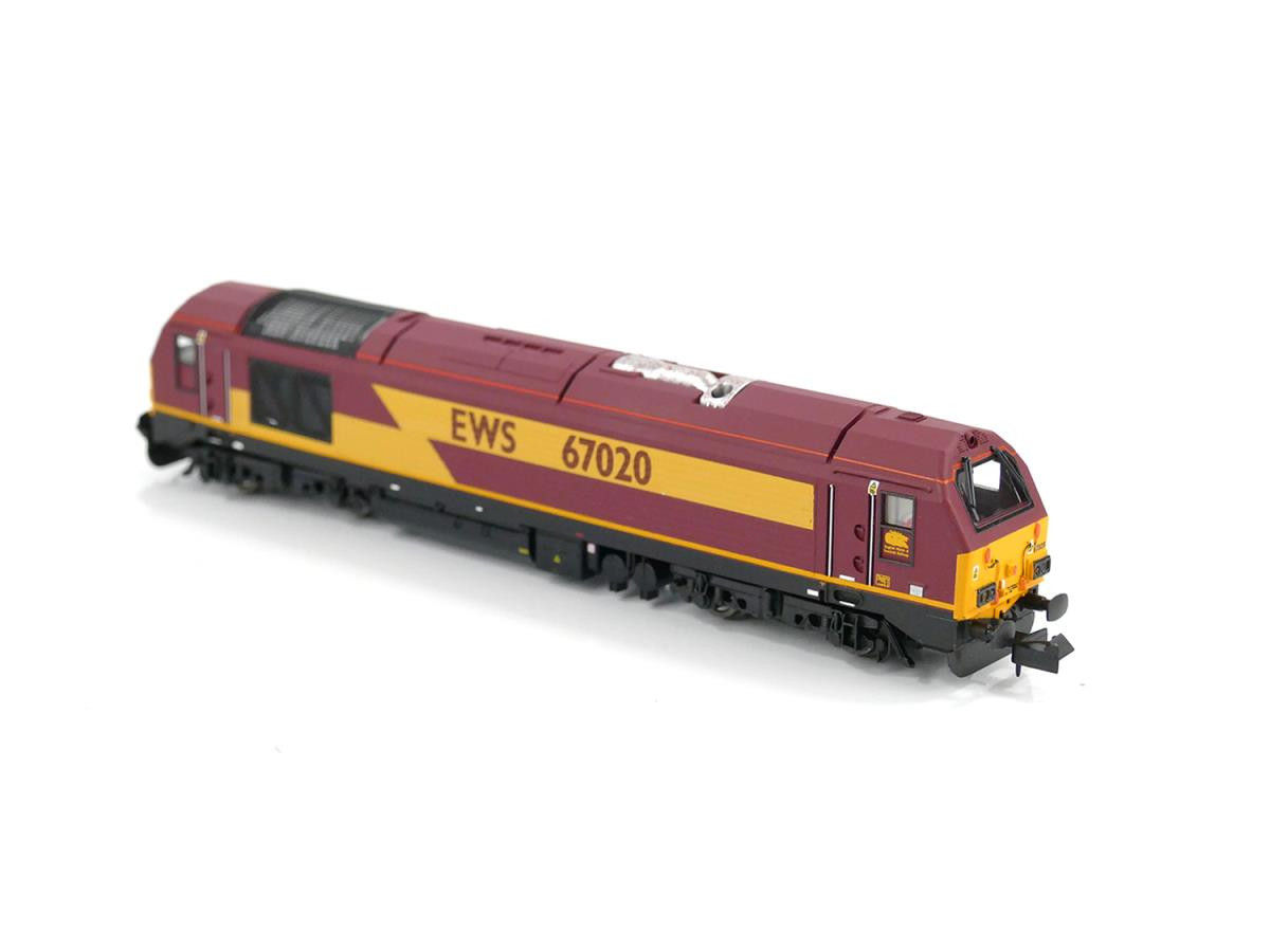 Class 67 020 EWS Red/Gold