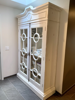 Storage Cabinet opposite Vanity Sinks