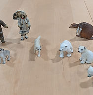 Jeu de mise en scène sur le thème du pôle Nord