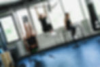 I nostri trainer che fanno trazioni insieme nella zona funzionale indoor del centro fitness 2fit di Merano