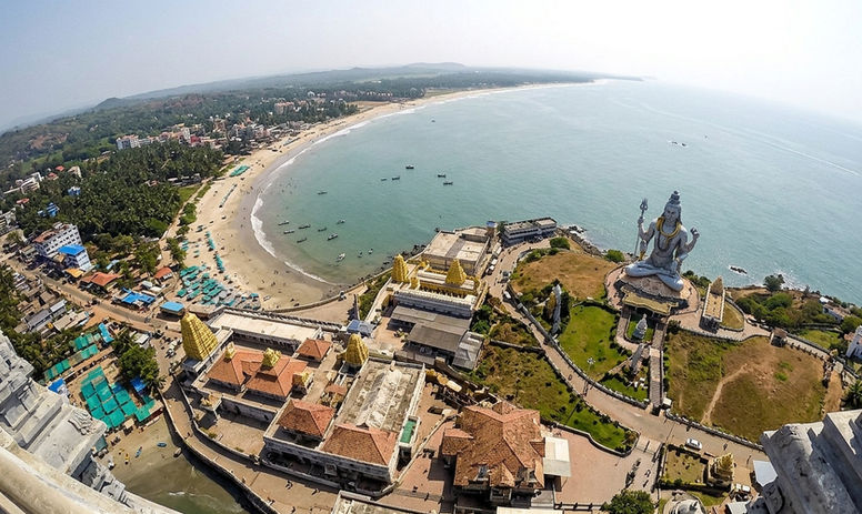 View from Raja Gopura tower showing Murudeshwar coastline and temple