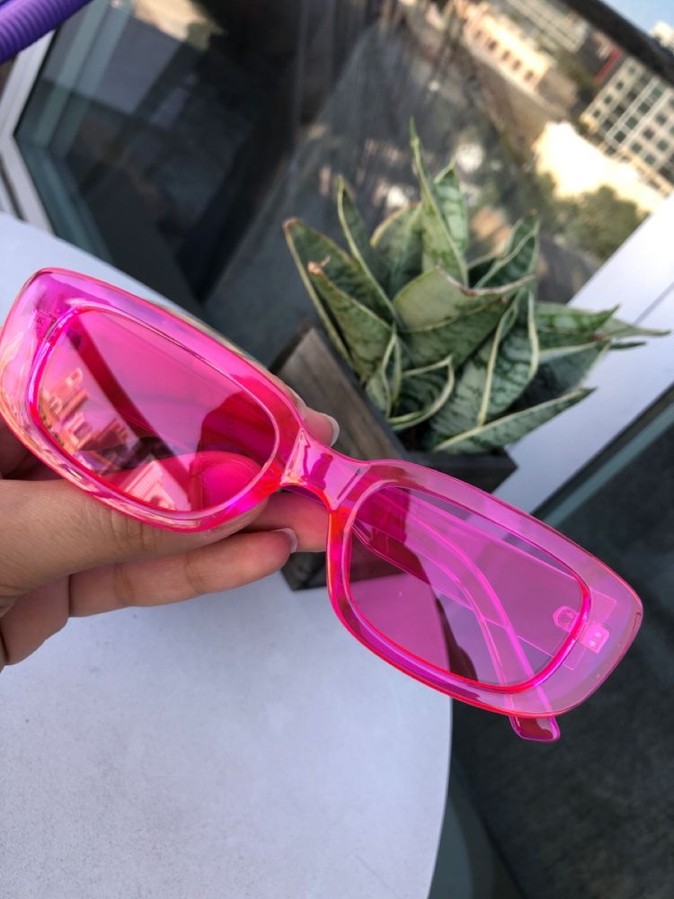 Thumbnail: Hilton sunnies
