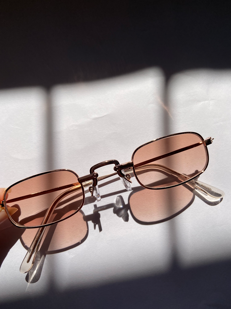 Thumbnail: Rihanna sunnies 