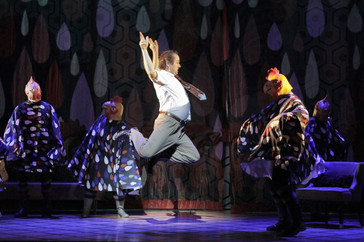In Review: Velasco and Burns "brilliant" in hilarious "Il barbiere di Siviglia"